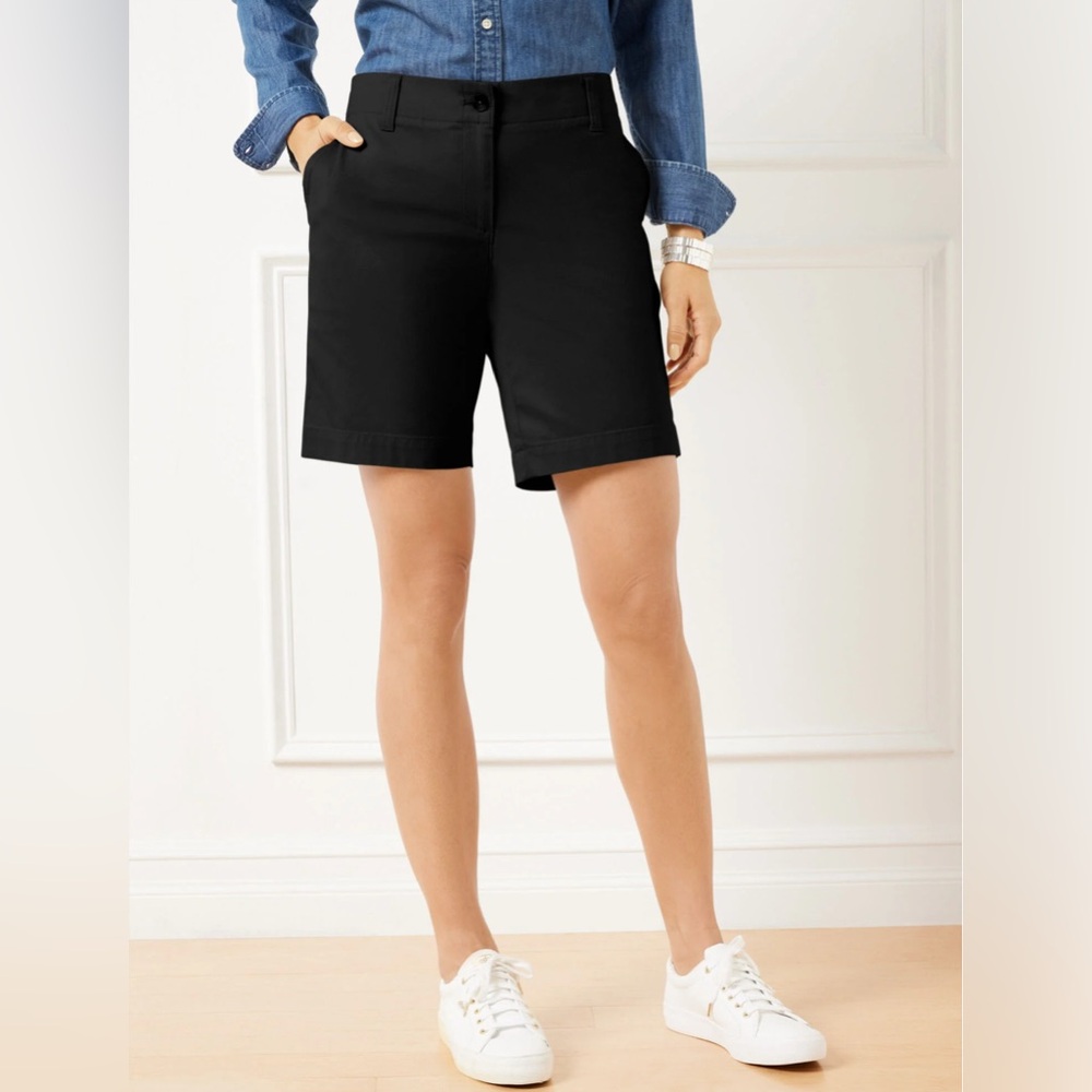 ♣️ Black Relaxed Chino Shorts - Size 4✨✨✨